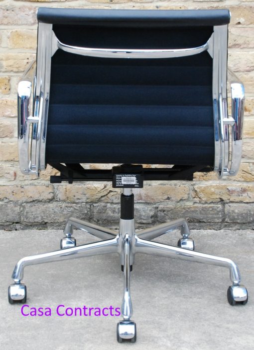 Vitra Eames EA117 black ribbed leather Aluminium Group Chair 3