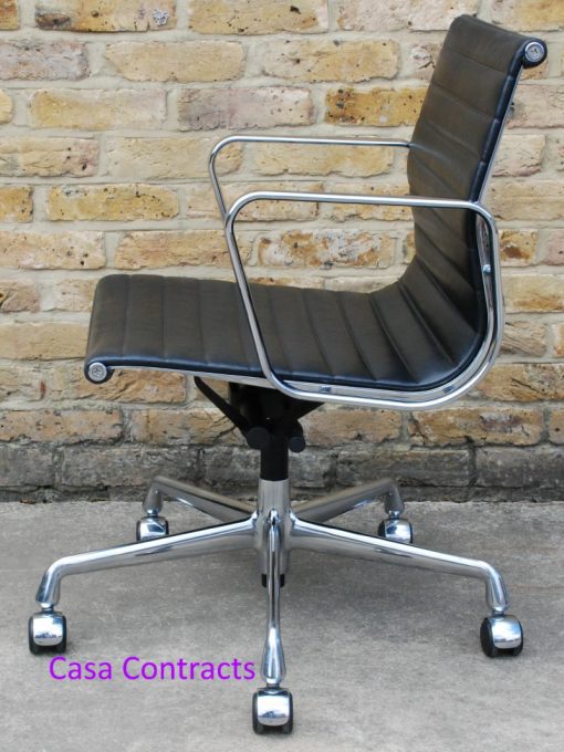 Vitra Eames EA117 black ribbed leather Aluminium Group Chair 5